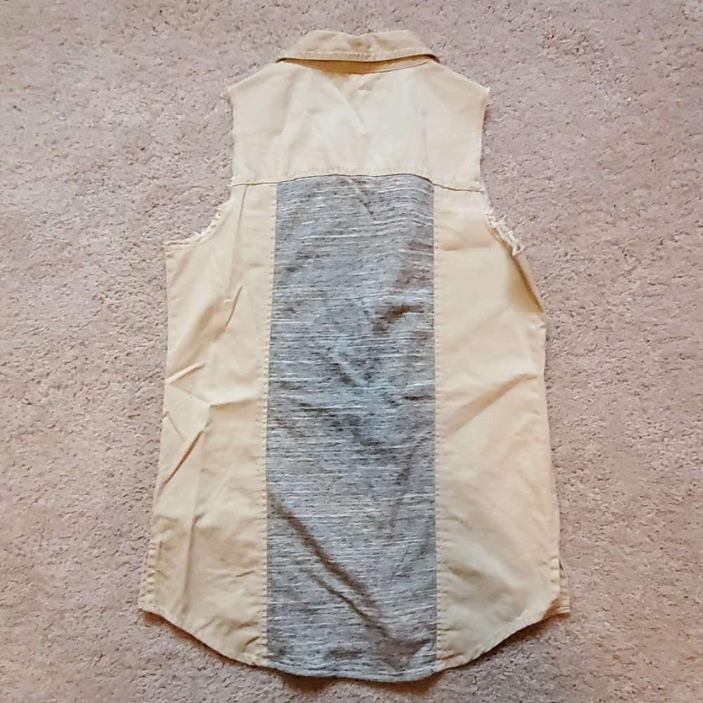 Vest - Picture 2 of 2